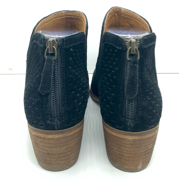 Susina Blakely Perforated Black Suede Ankle Boots Size 8.5 - Picture 6 of 9